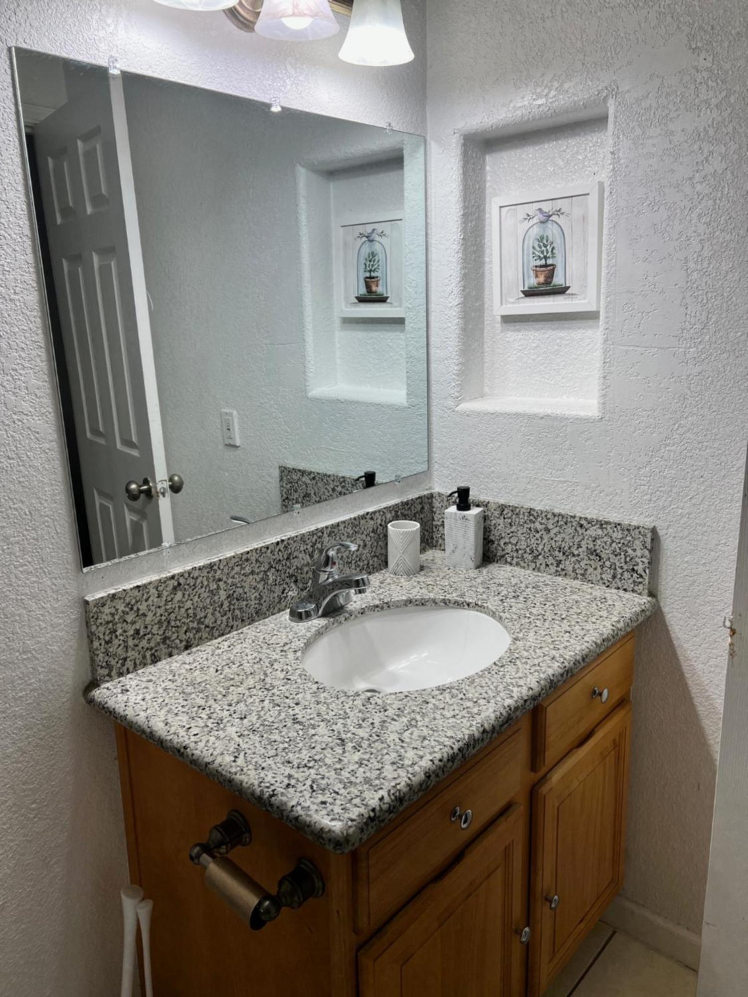 Lovely 1Bed,1Bath Condo With Free Parking Fresno Extérieur photo